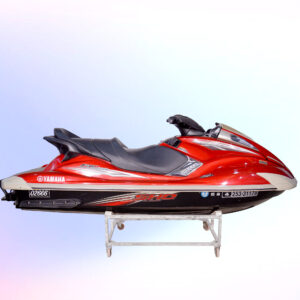 YAMAHA FX 1800 4 STROKE WITH A TROLLEY & DUSK COVER (RED AND WHITE)